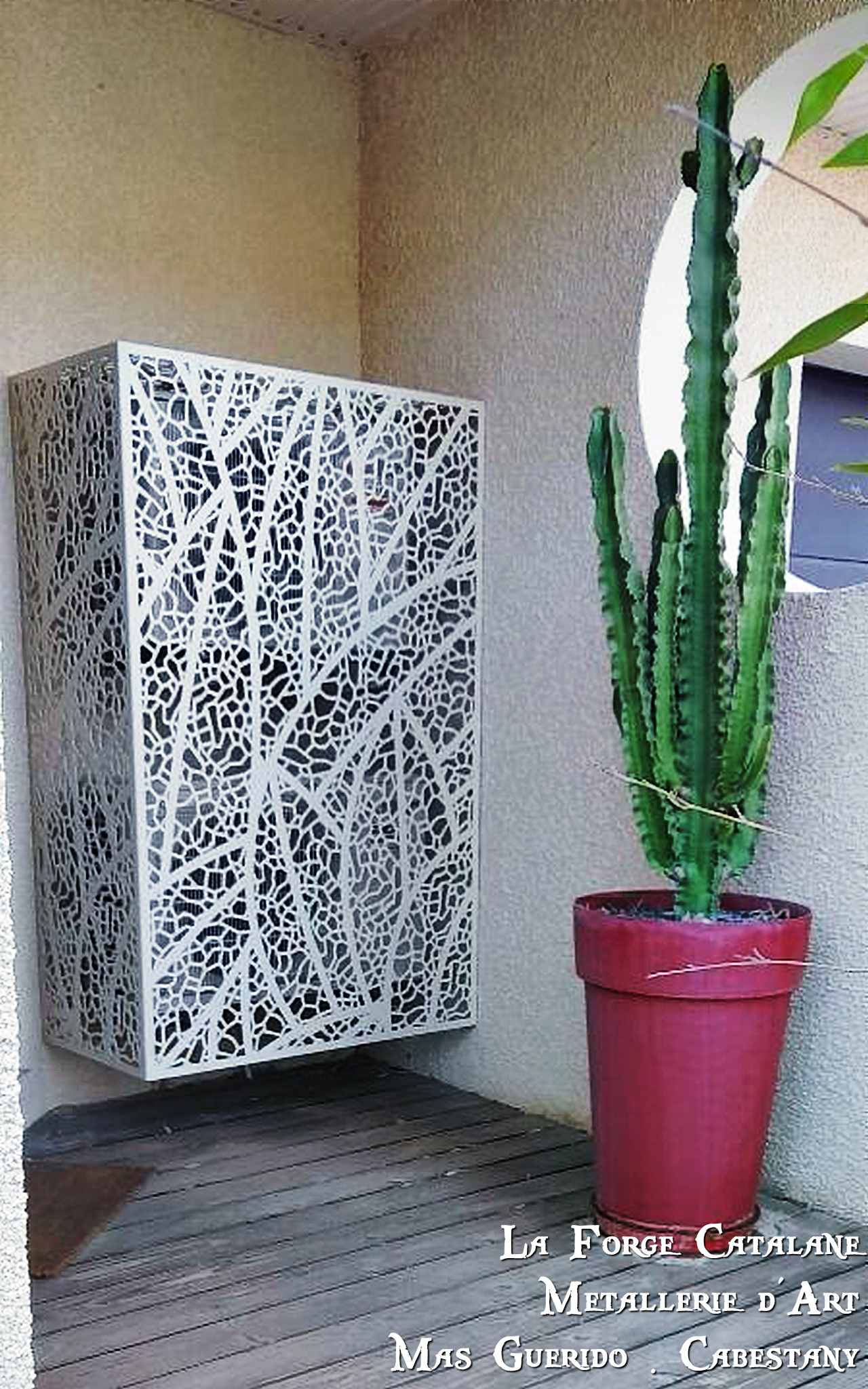 cache clim avec motif en decoupe laser thermolaque forge catalane.jpg